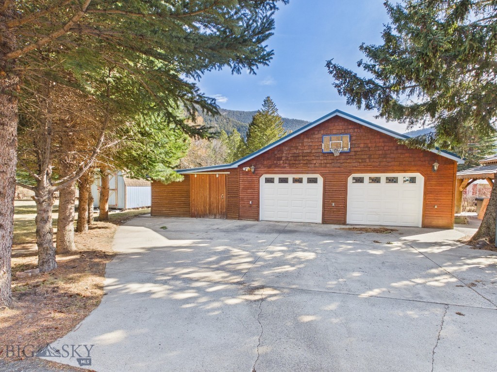 4964 US Highway 89 S, Livingston MT 59047