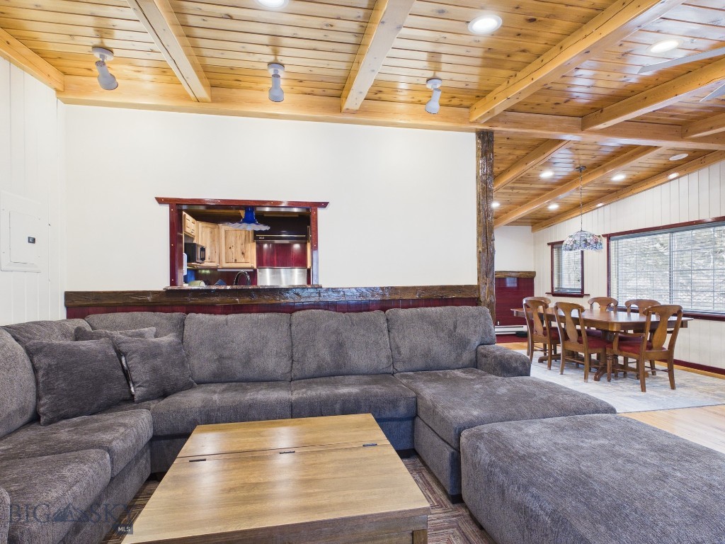 4964 US Highway 89 S, Livingston MT 59047