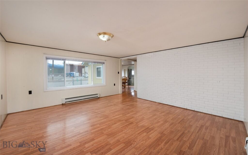 1215 E Gallatin Street, Livingston MT 59047