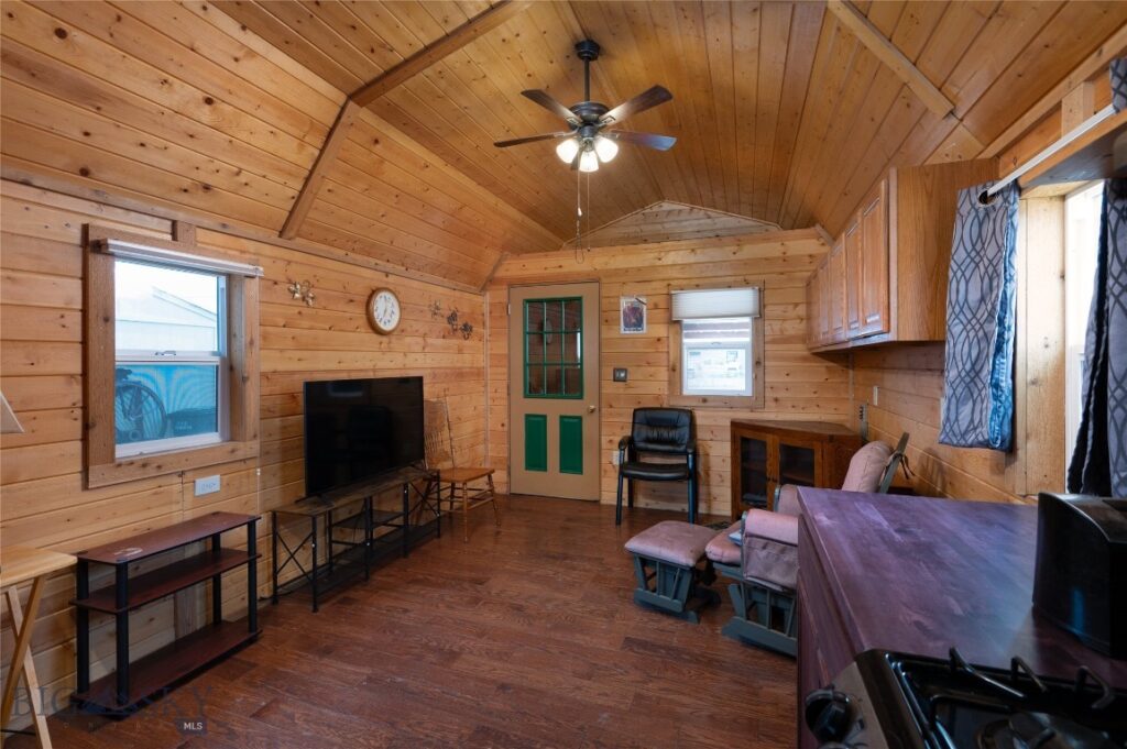 1215 E Gallatin Street, Livingston MT 59047