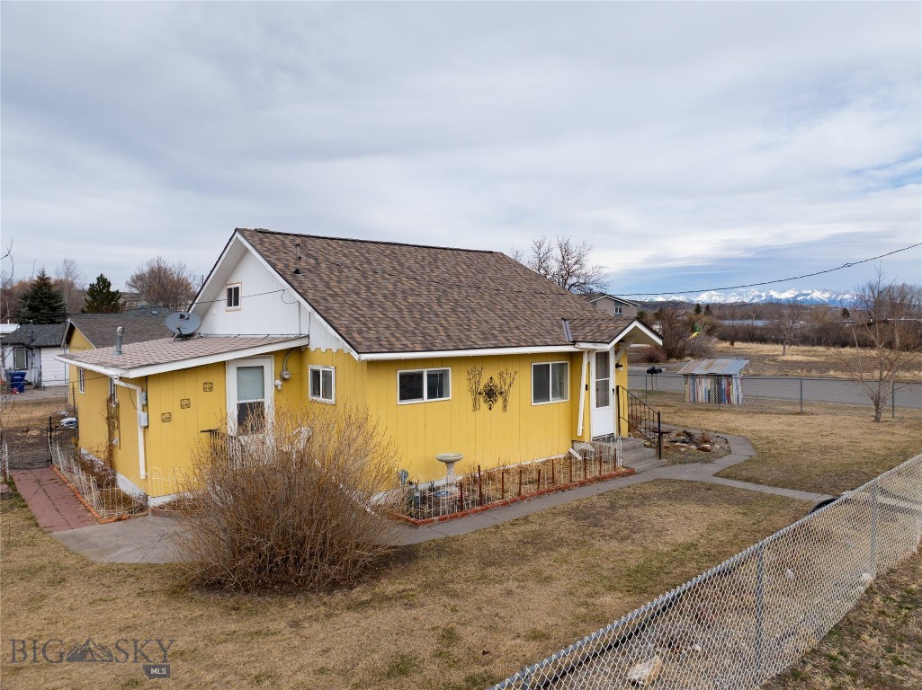 1215 E Gallatin Street, Livingston MT 59047