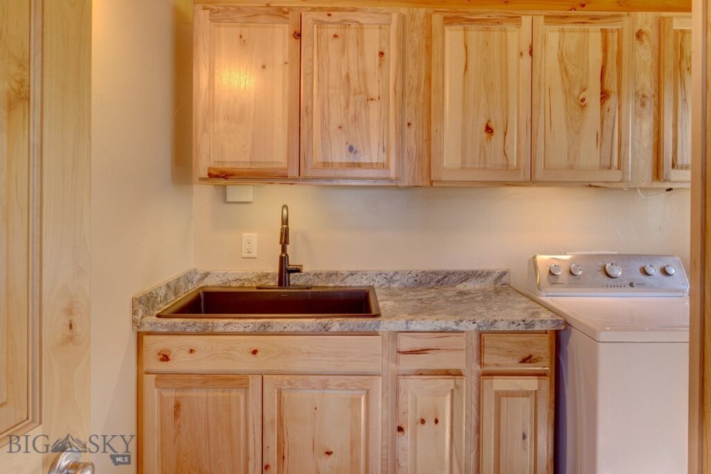 100 Peacemaker Road, Bozeman MT 59715