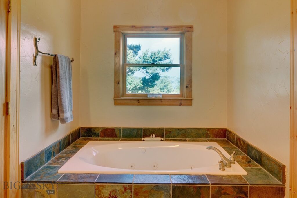 100 Peacemaker Road, Bozeman MT 59715