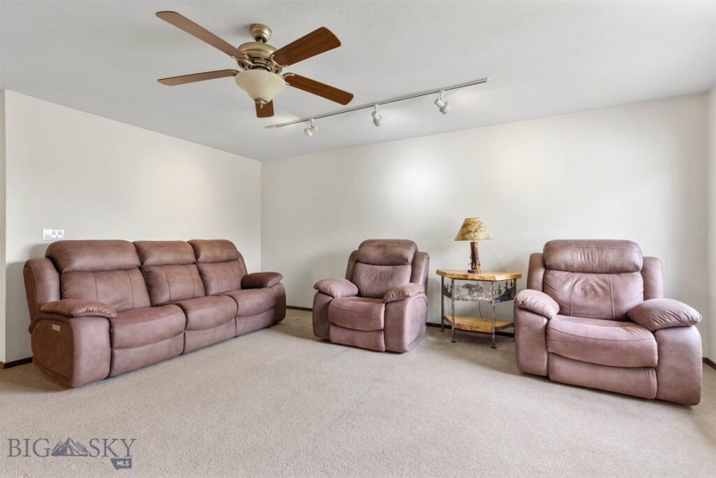 2525 Shatto Drive, Belgrade MT 59714