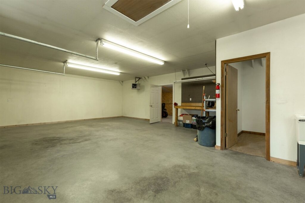 2525 Shatto Drive, Belgrade MT 59714