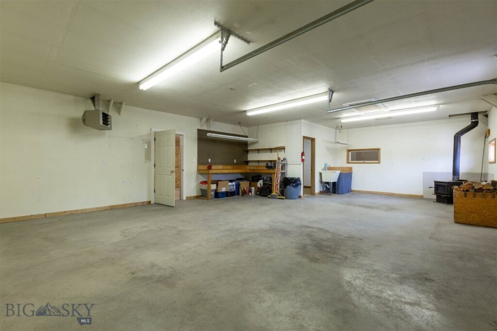 2525 Shatto Drive, Belgrade MT 59714