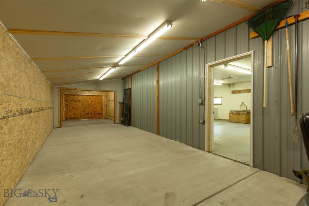 2525 Shatto Drive, Belgrade MT 59714