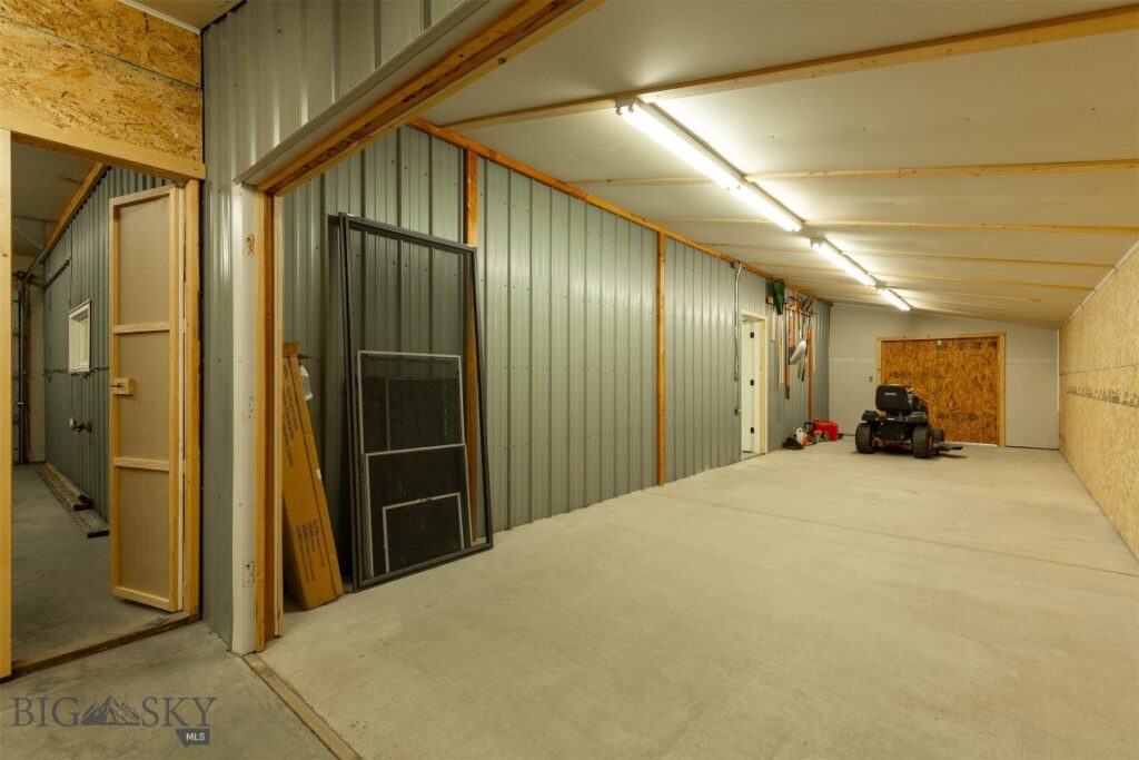 2525 Shatto Drive, Belgrade MT 59714