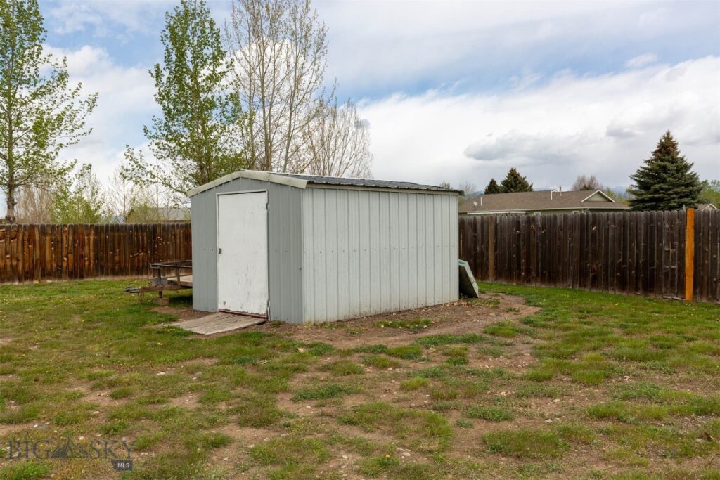 2525 Shatto Drive, Belgrade MT 59714