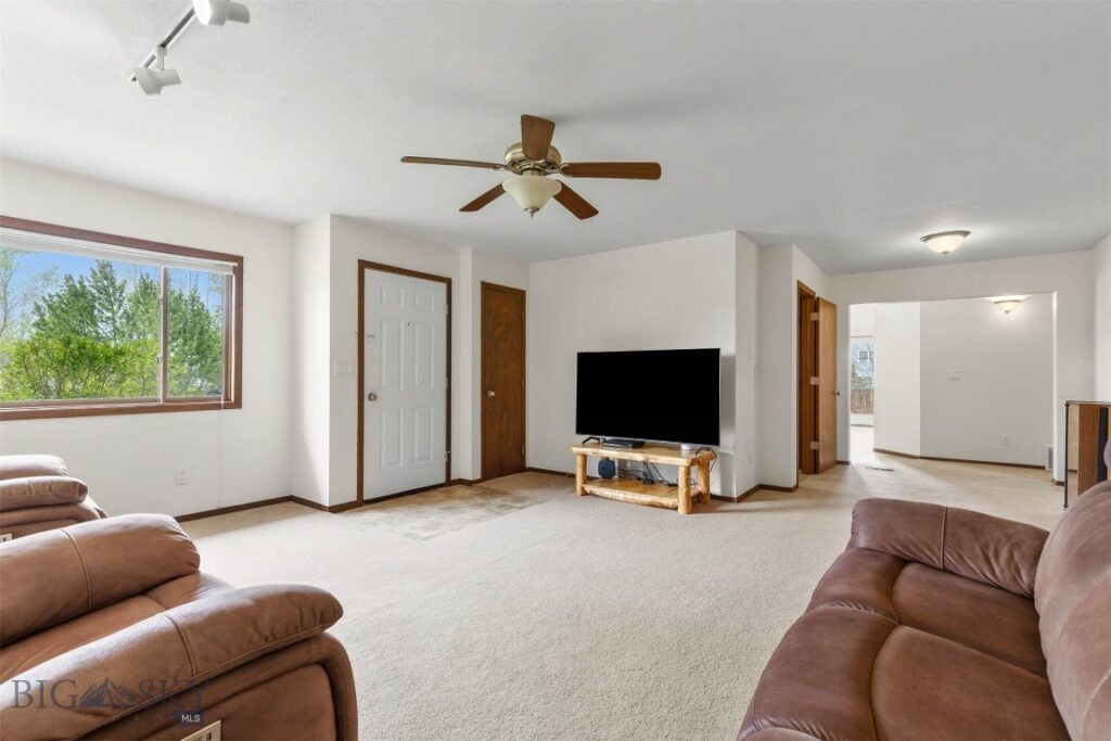 2525 Shatto Drive, Belgrade MT 59714