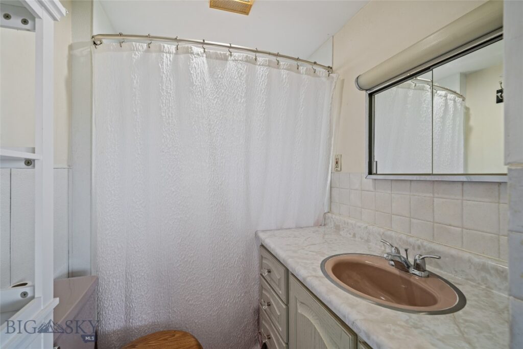 513 N G Street, Livingston MT 59047