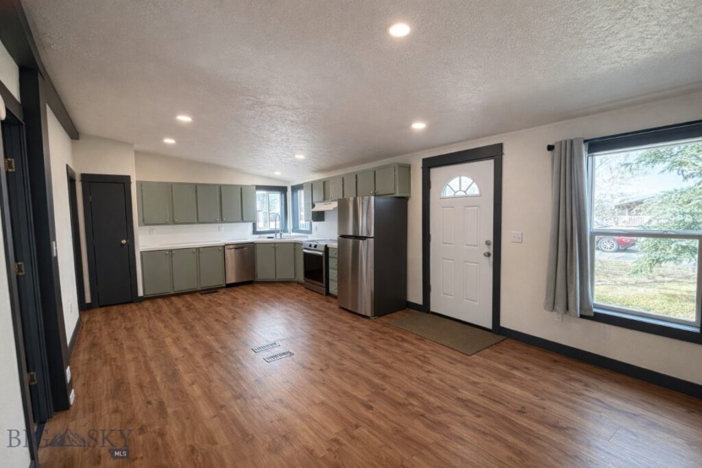 606 Meadow Circle, Belgrade MT 59714