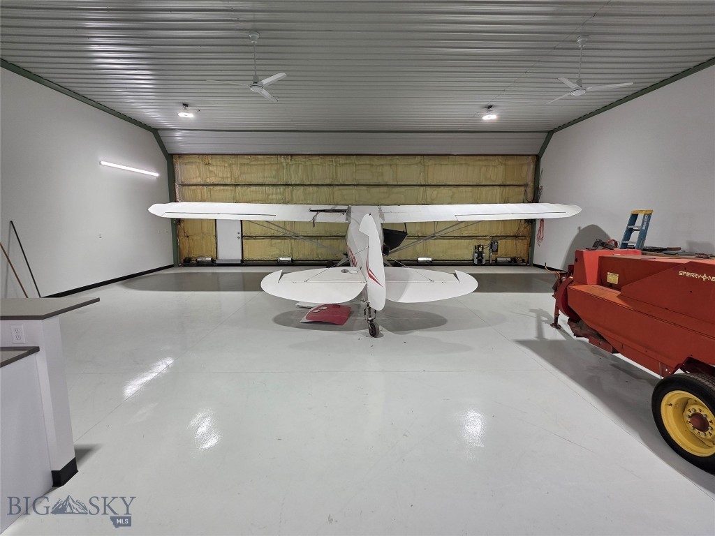 84 TAXI WAY N, Belgrade MT 59714