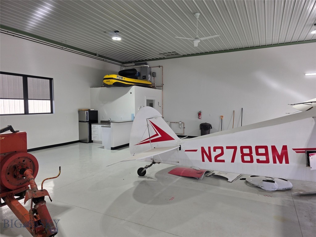 84 TAXI WAY N, Belgrade MT 59714