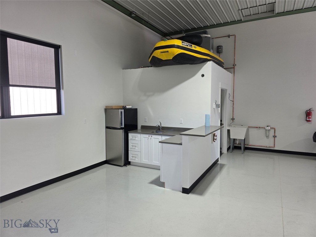 84 TAXI WAY N, Belgrade MT 59714