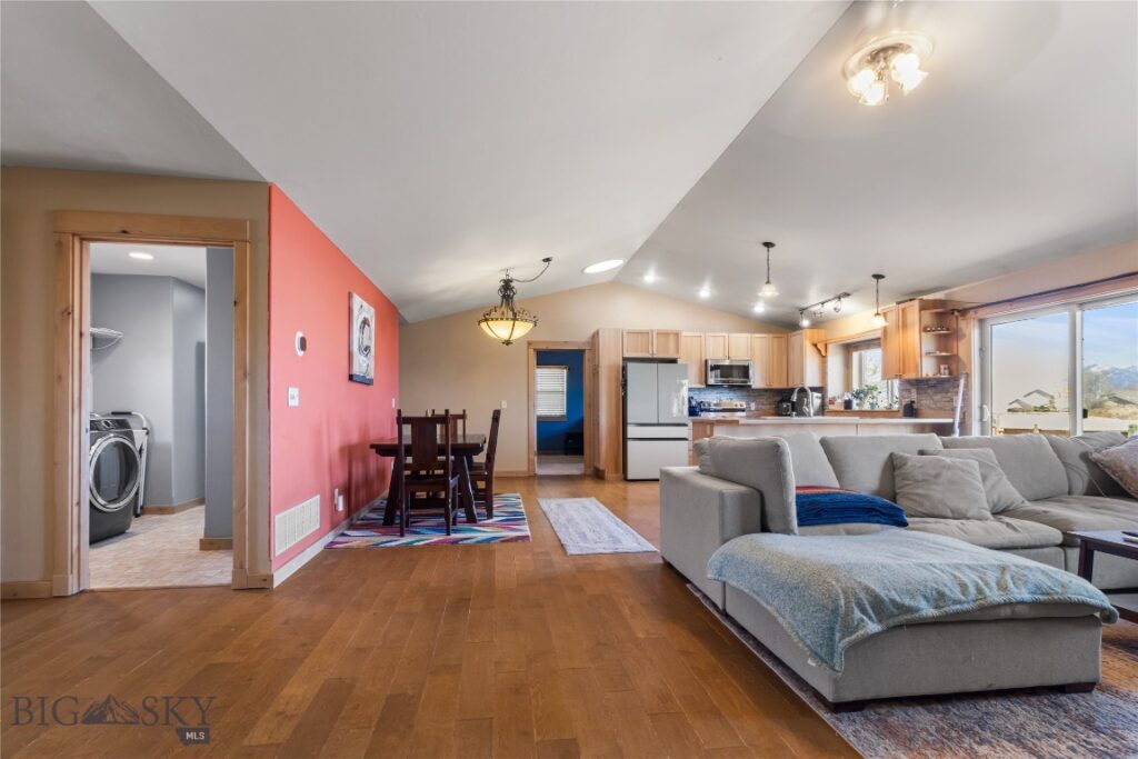 422 E River Rock Road, Belgrade MT 59714