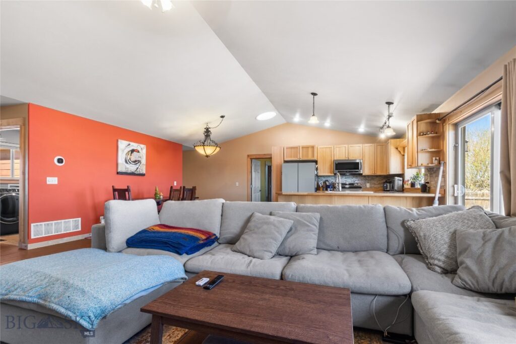 422 E River Rock Road, Belgrade MT 59714