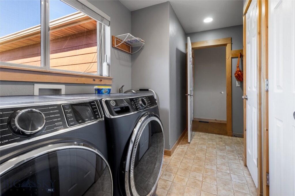 422 E River Rock Road, Belgrade MT 59714