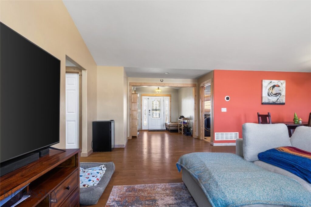 422 E River Rock Road, Belgrade MT 59714