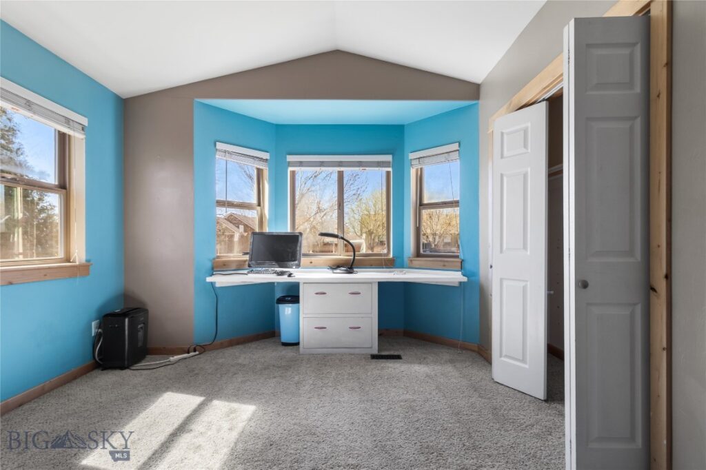 422 E River Rock Road, Belgrade MT 59714