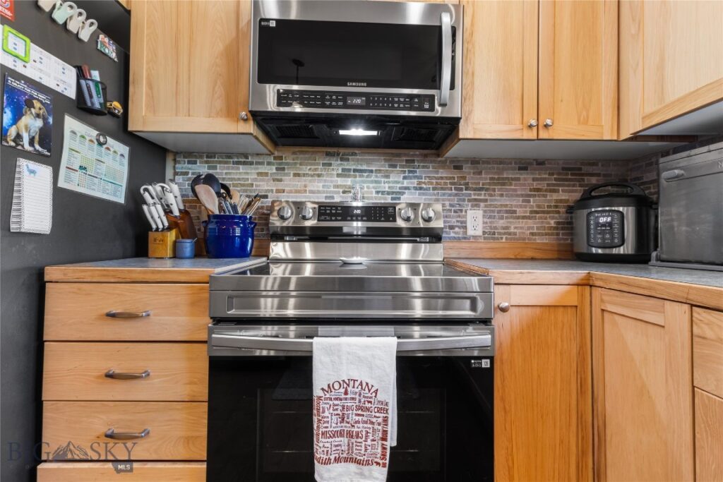 422 E River Rock Road, Belgrade MT 59714