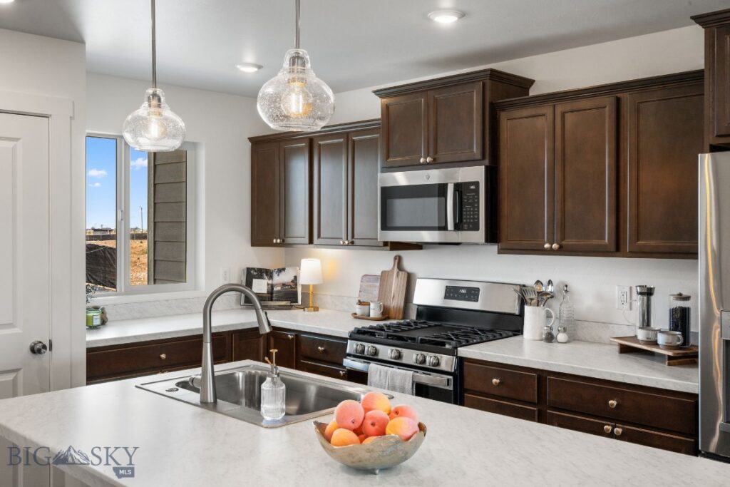 713 Spaniel Lane, Belgrade MT 59714