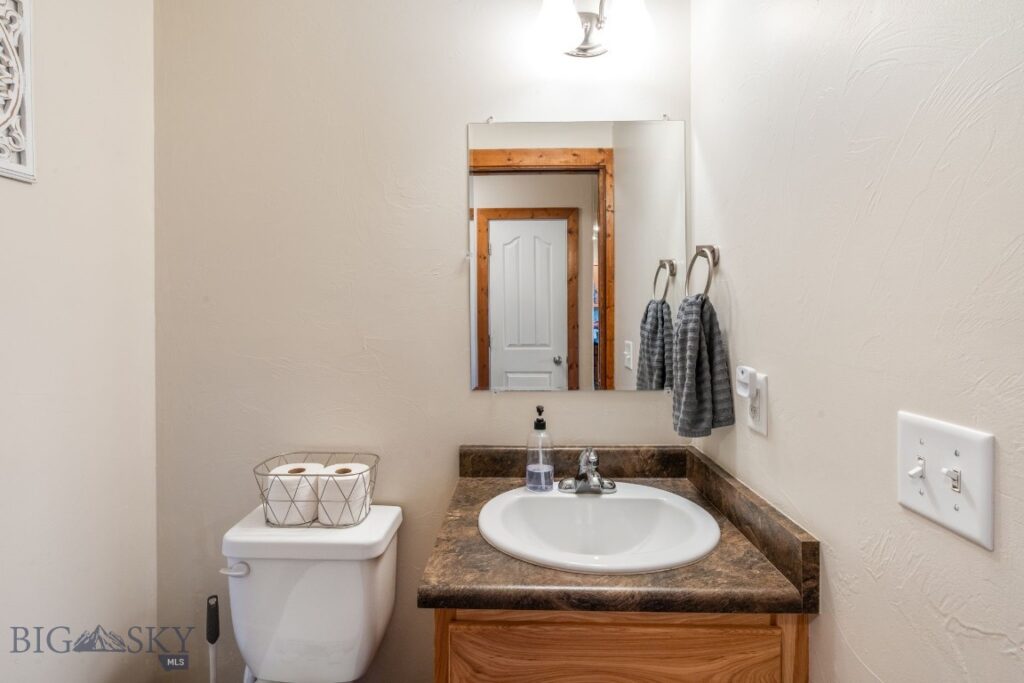 1008 Cruiser Lane, Belgrade MT 59714