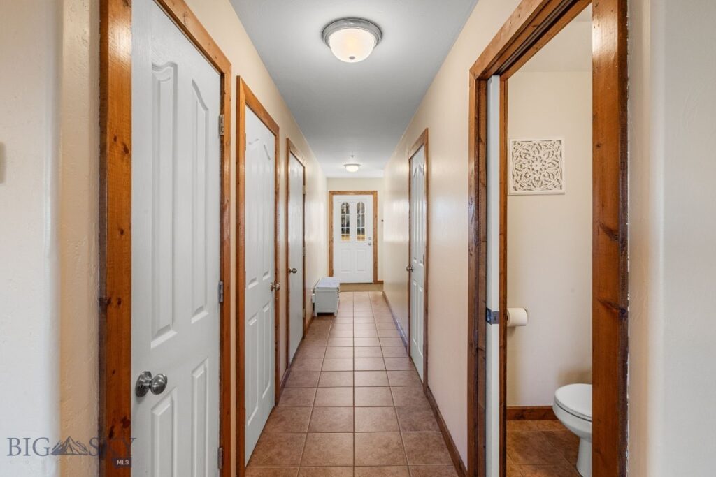 1008 Cruiser Lane, Belgrade MT 59714