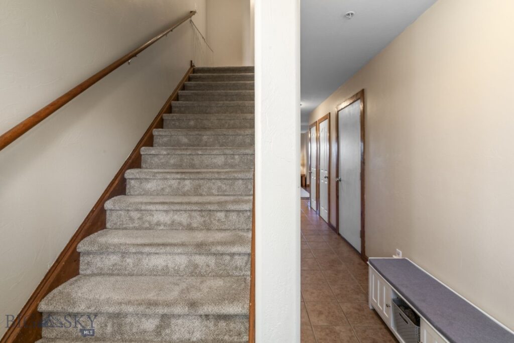 1008 Cruiser Lane, Belgrade MT 59714