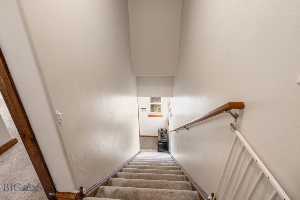 1008 Cruiser Lane, Belgrade MT 59714