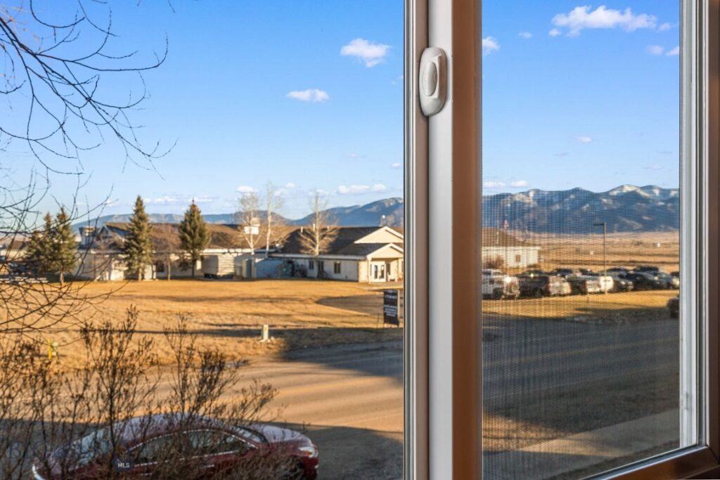 1008 Cruiser Lane, Belgrade MT 59714