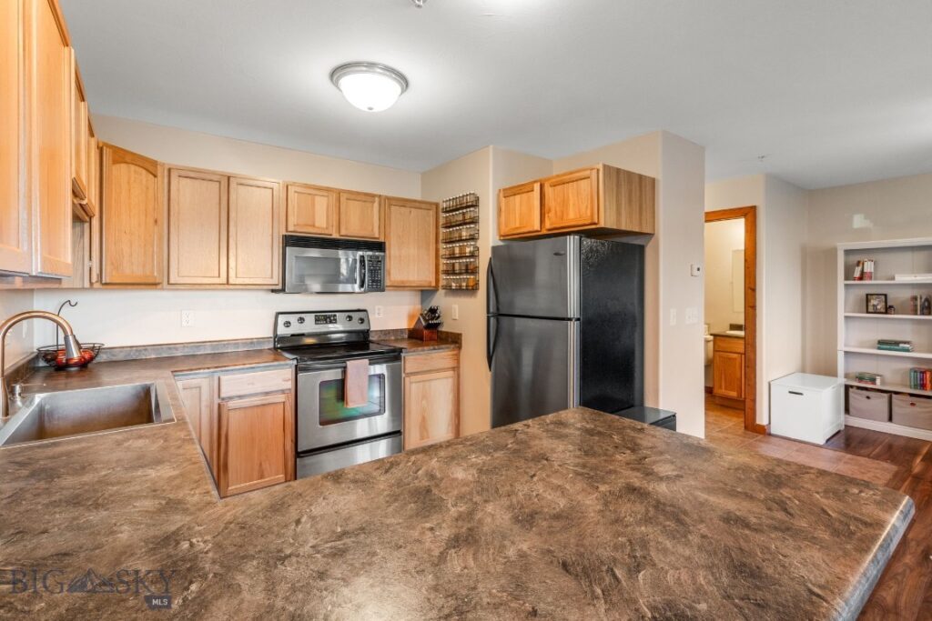 1008 Cruiser Lane, Belgrade MT 59714