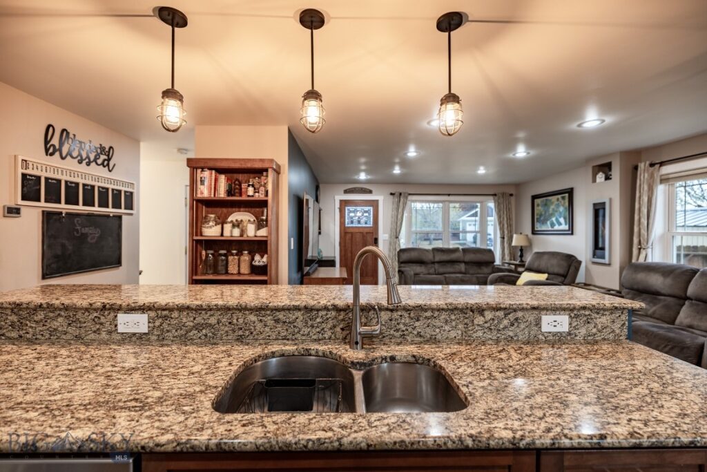 712 Quasar Lane, Livingston MT 59047