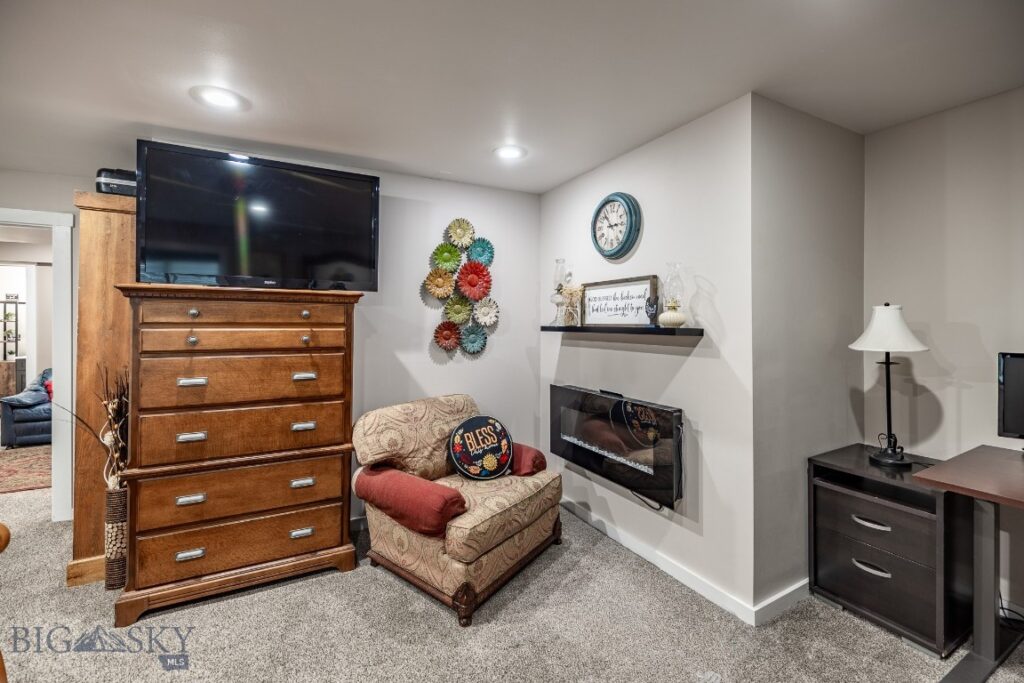 712 Quasar Lane, Livingston MT 59047