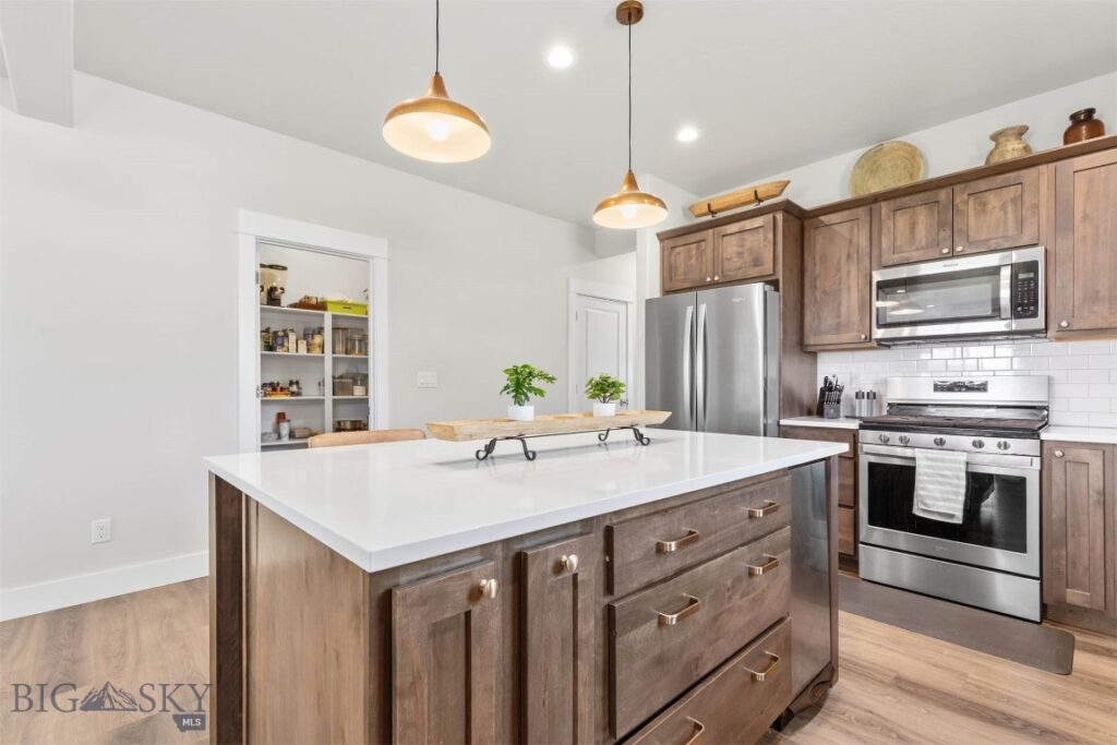 897 White Horse Loop, Bozeman MT 59718