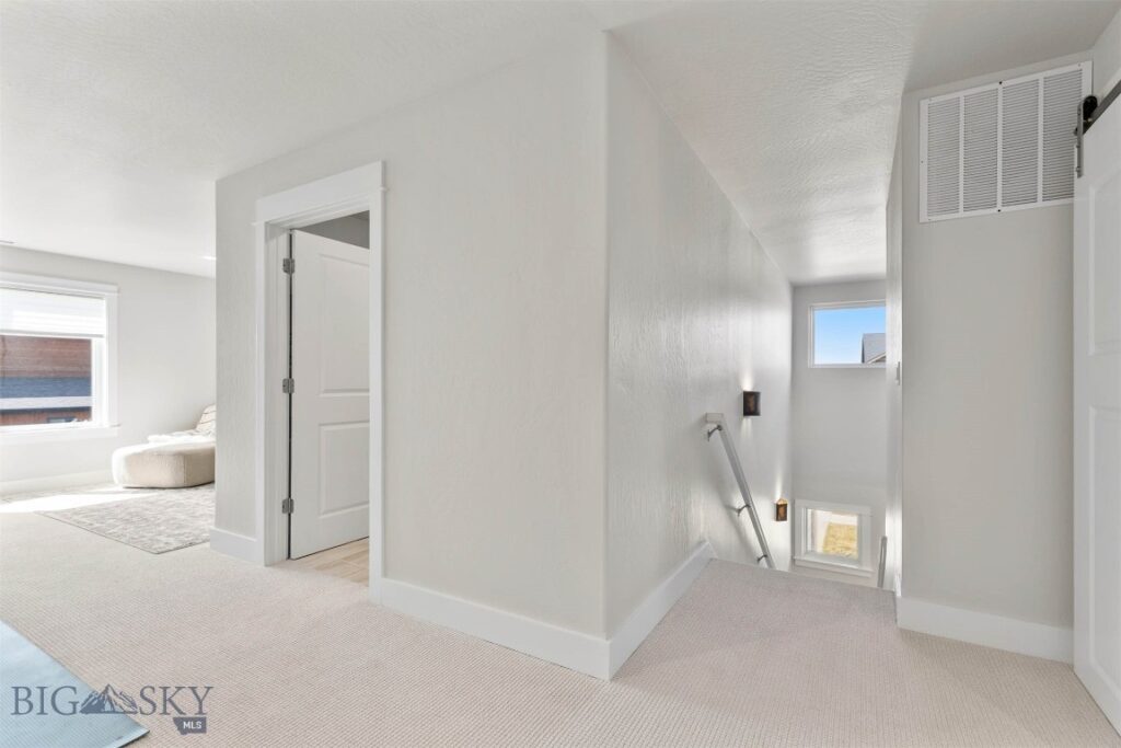 897 White Horse Loop, Bozeman MT 59718