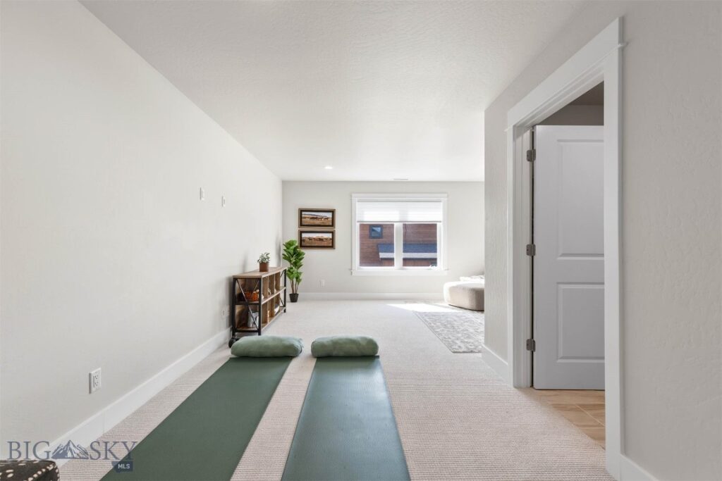 897 White Horse Loop, Bozeman MT 59718