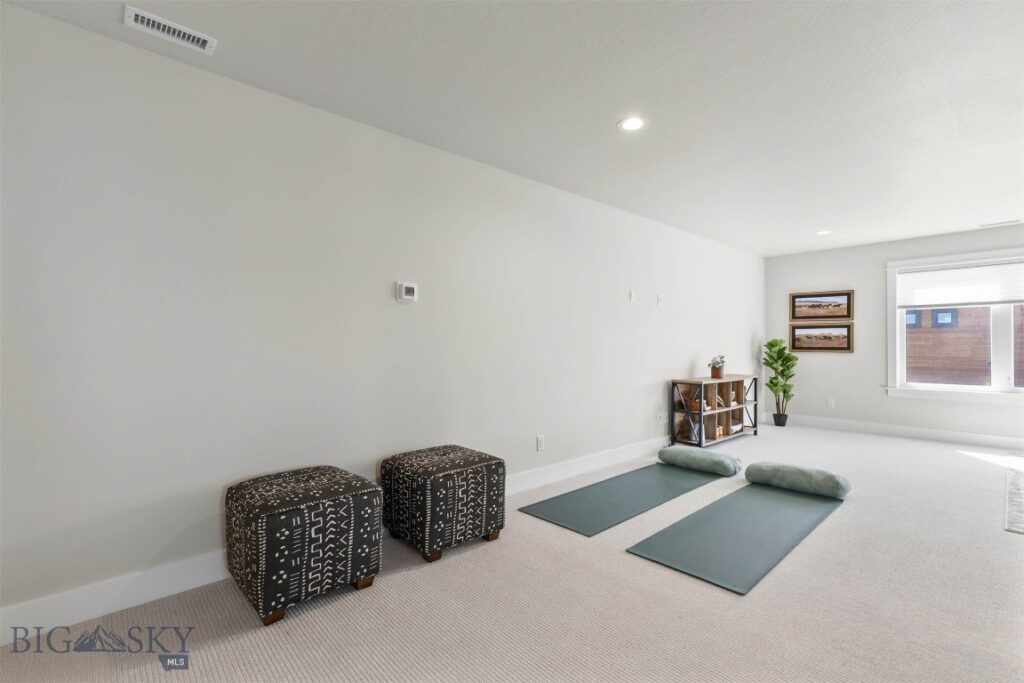 897 White Horse Loop, Bozeman MT 59718