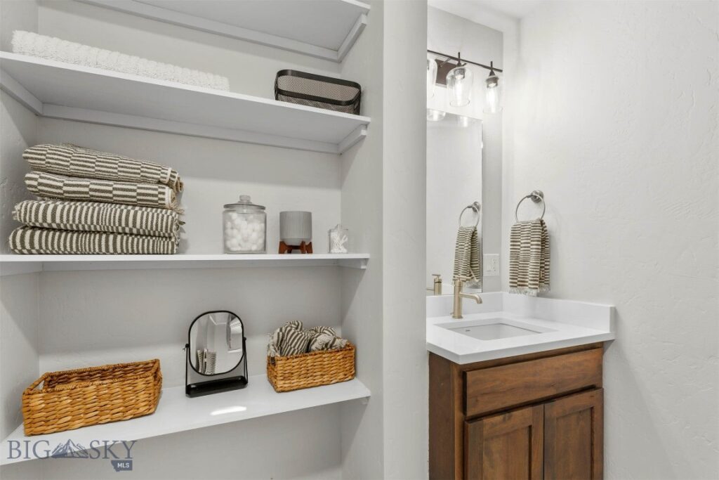 897 White Horse Loop, Bozeman MT 59718