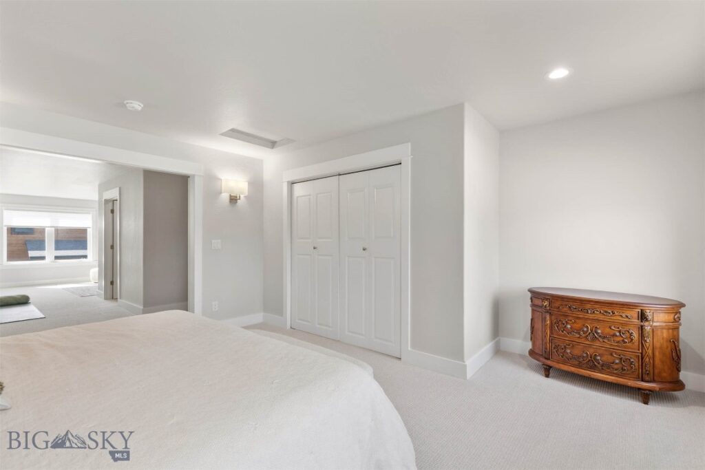 897 White Horse Loop, Bozeman MT 59718