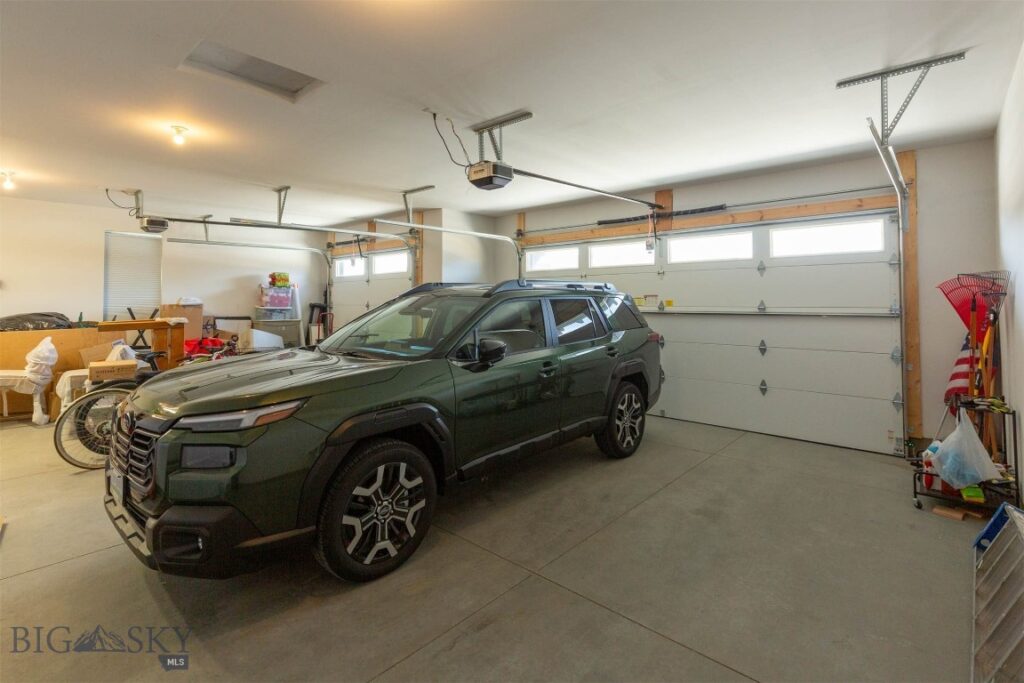 897 White Horse Loop, Bozeman MT 59718