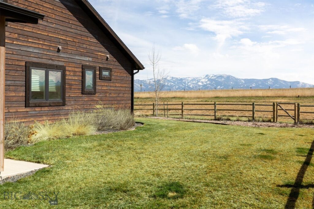 897 White Horse Loop, Bozeman MT 59718