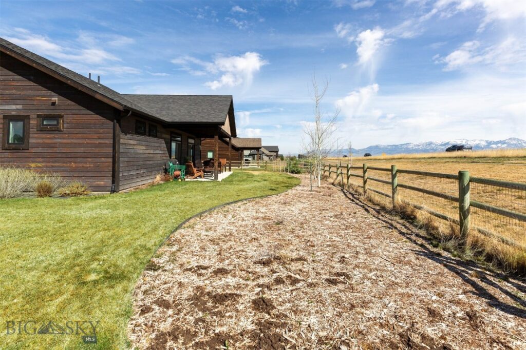 897 White Horse Loop, Bozeman MT 59718
