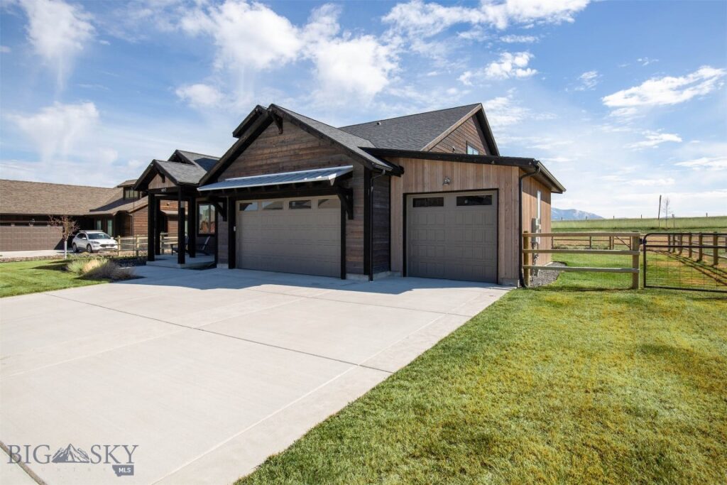 897 White Horse Loop, Bozeman MT 59718