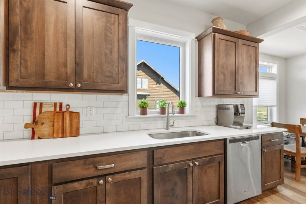 897 White Horse Loop, Bozeman MT 59718