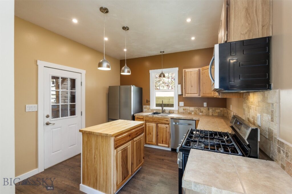 421 N C Street, Livingston MT 59047