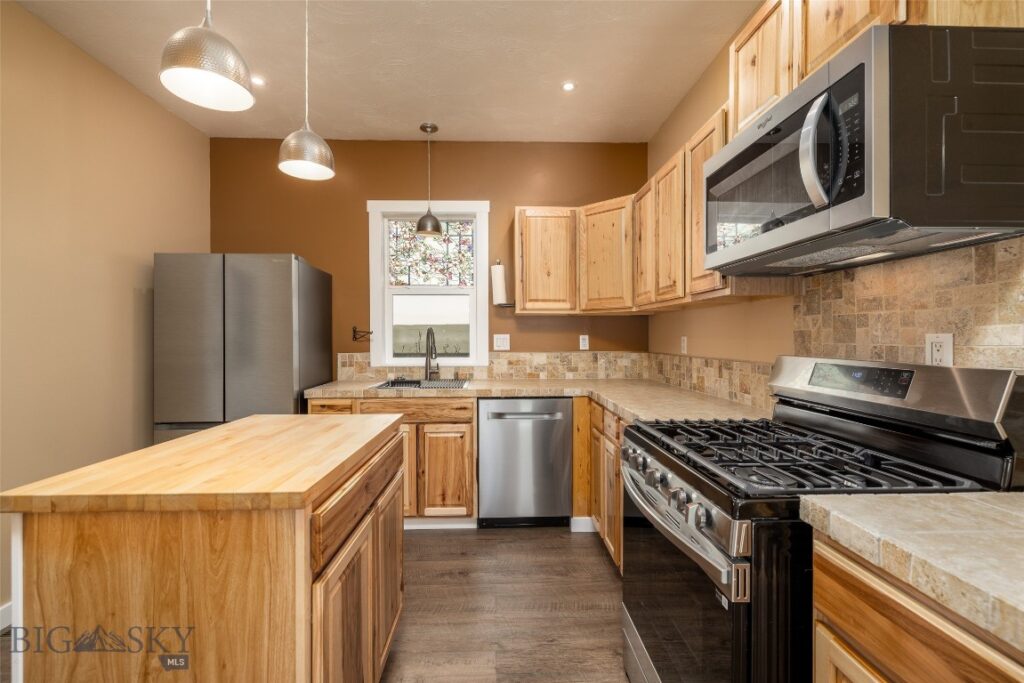 421 N C Street, Livingston MT 59047