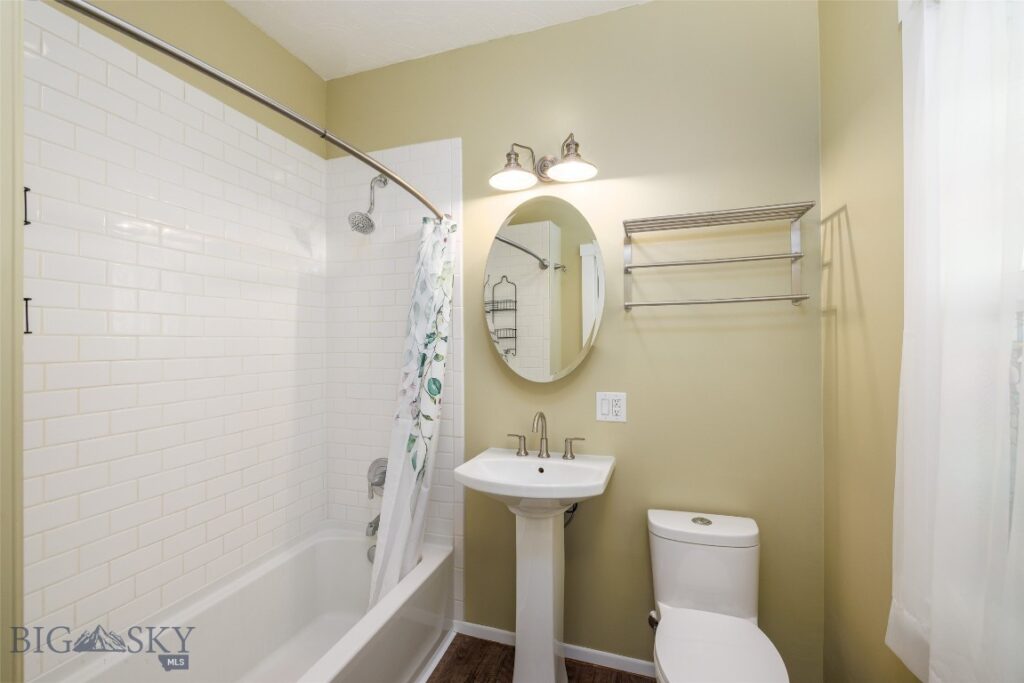 421 N C Street, Livingston MT 59047