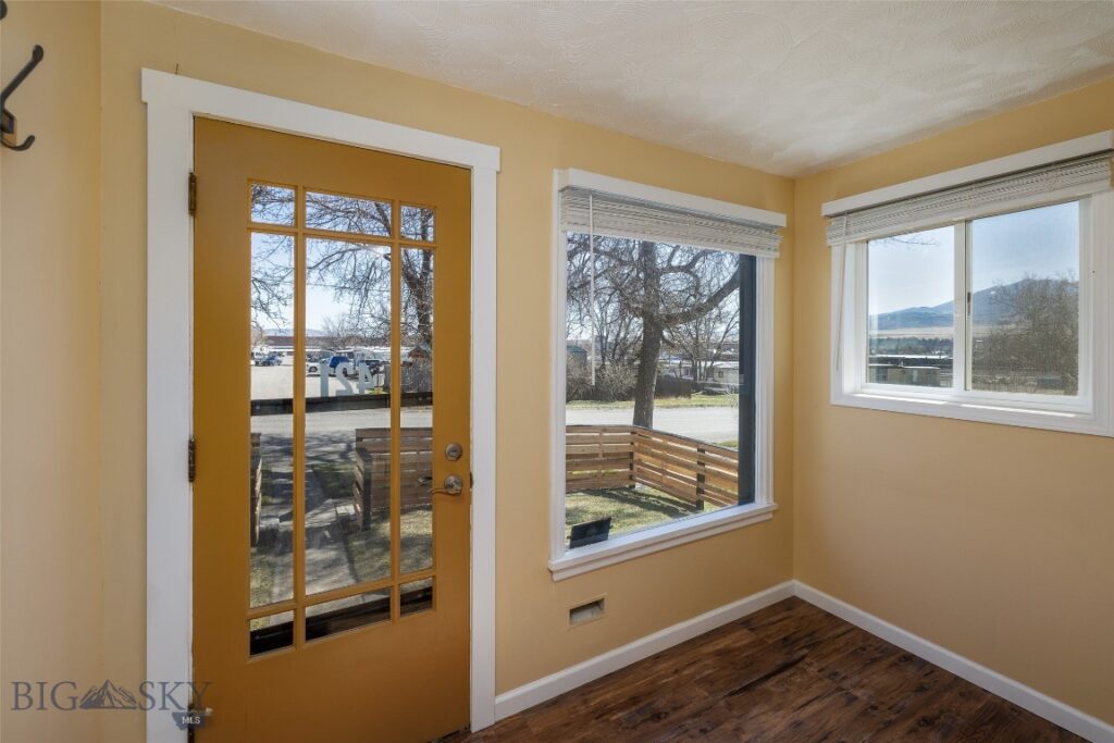 421 N C Street, Livingston MT 59047