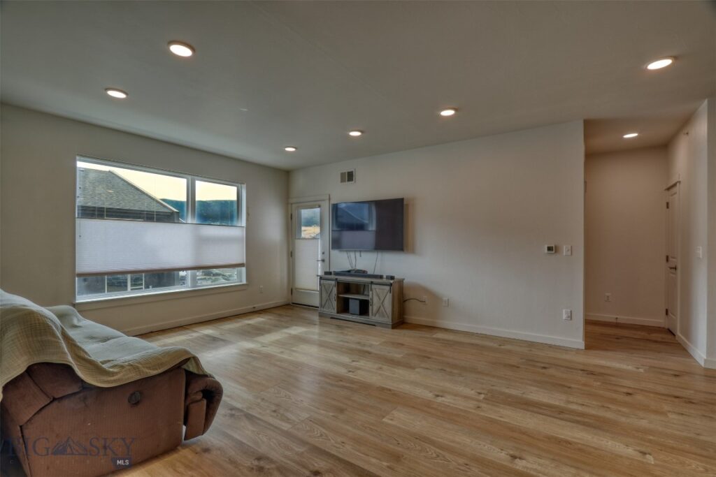 2221 Willow Drive, Livingston MT 59047